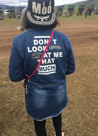 don’t look at me that much (2018)