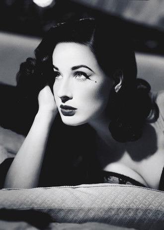 Beyond the Centerfold (2015)