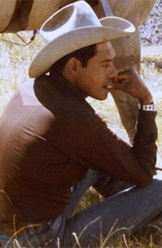 Standing Alone (1982)