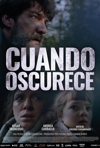 Cuando oscurece (2022)